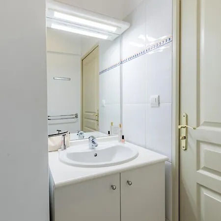 Appart'city Classic Marseille Aeroport - Aparthotel Vitrolles (Bouches-du-Rhone)